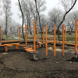 Két gyűrűs kombinált ügyességi pálya